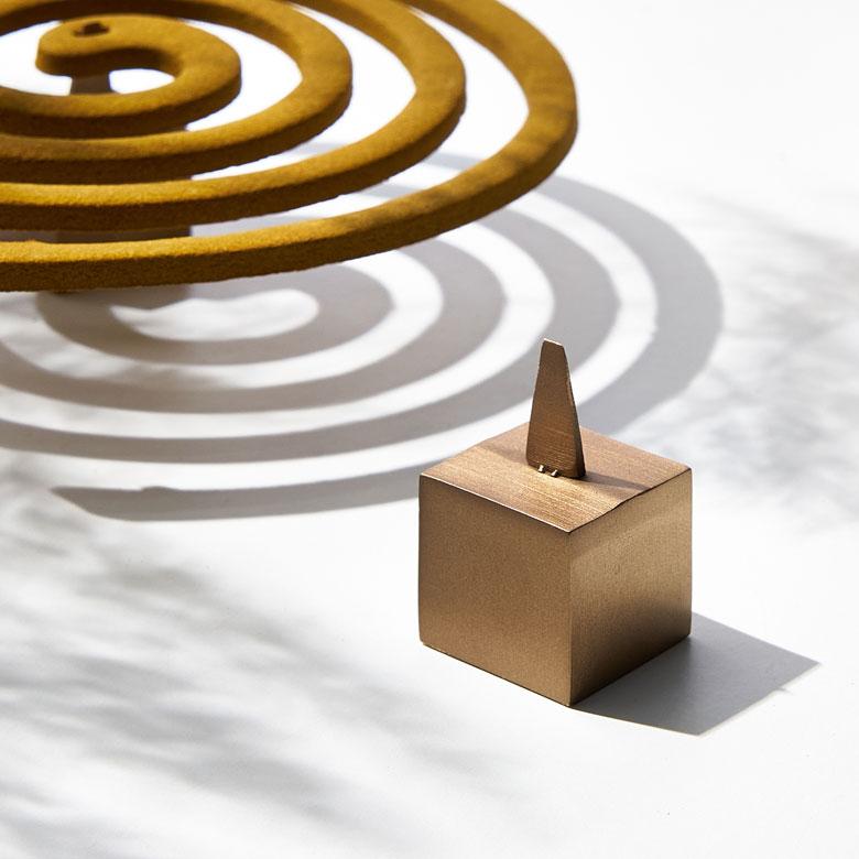 蚊取り線香 スタンド ホルダー 真鍮 ブラス Brass 蚊やり かやり 虫除け アウトドア アクセサリー オプション ガーデニング インテリア 西海岸 北欧 34568 | ELEMENTS（インテリア）