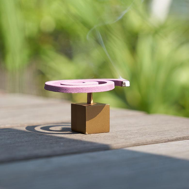 蚊取り線香 スタンド ホルダー 真鍮 ブラス Brass 蚊やり かやり 虫除け アウトドア アクセサリー オプション ガーデニング インテリア 西海岸 北欧 34568 | ELEMENTS（インテリア） | 01