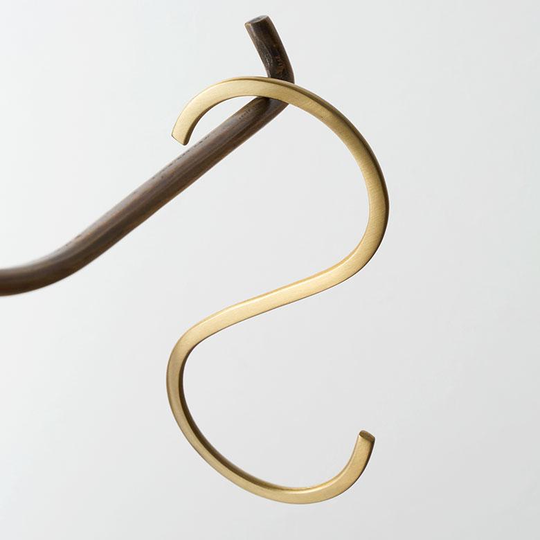 S字 フック 真鍮 M 大 ゴールド 金 属 アンティーク 風 吊り 下げ 見せる 収納 ウォール デコレーション 壁掛け おしゃれ 北欧 雑貨 インテリア 西海岸 34600 | ELEMENTS（インテリア） | 18