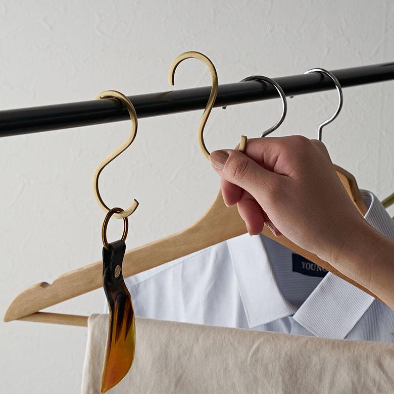 S字 フック 真鍮 S 小 ゴールド 金 属 アンティーク 風 吊り 下げ 見せる 収納 ウォール デコレーション 壁掛け おしゃれ 北欧 雑貨 インテリア 西海岸 34601 | ELEMENTS（インテリア） | 13