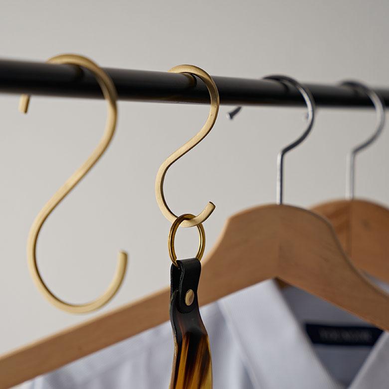 S字 フック 真鍮 S 小 ゴールド 金 属 アンティーク 風 吊り 下げ 見せる 収納 ウォール デコレーション 壁掛け おしゃれ 北欧 雑貨 インテリア 西海岸 34601 | ELEMENTS（インテリア） | 09