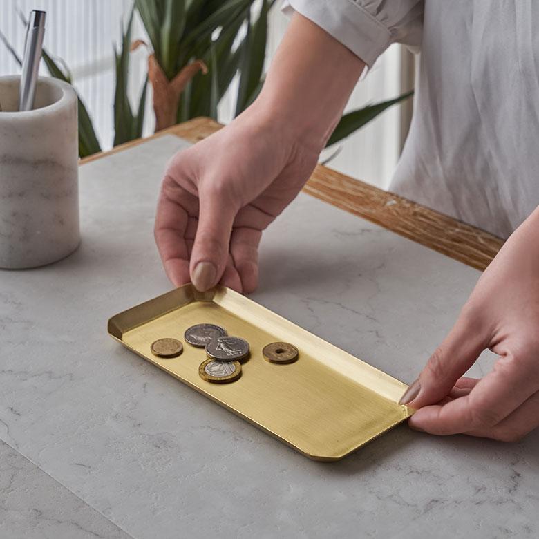 トレー 真鍮 トレイ キャッシュ 長方形 ゴールド 金 属 アンティーク 風 ペン 小物 入れ カルトン おしぼり おしゃれ 北欧 雑貨 インテリア 西海岸 34602 | ELEMENTS（インテリア） | 10