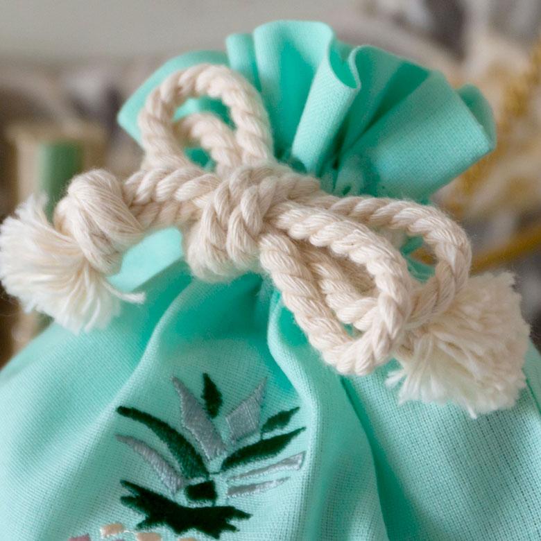 巾着袋 Sサイズ ベトナム 刺繍 オリジナル ポーチ ベトナム雑貨 ギフト プレゼント お土産 ハンドメイド おしゃれ リゾート 西海岸 Gio ha ジョーハ 51255 | ブランド登録なし | 10