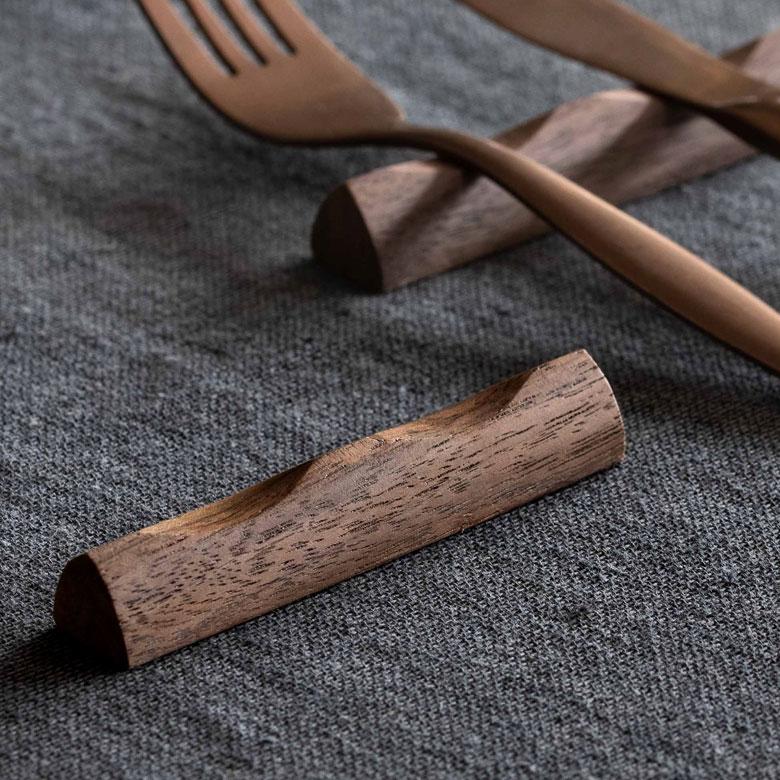 箸置き カトラリーレスト ウォルナットウッド 木製 ダークブラウン 天然木 ロング カフェ カトラリースタンド ハンドメイド かわいい リゾート ギフト 51265 | ELEMENTS（インテリア） | 16
