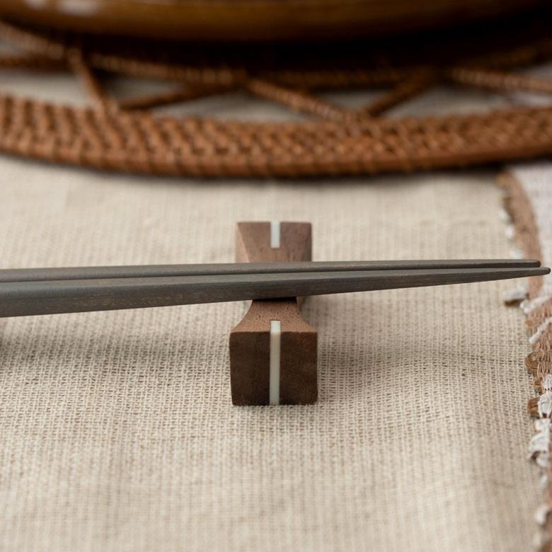 箸置き カトラリーレスト ウォルナットウッド 木製 ダークブラウン シェル 貝 天然木 カフェ カトラリースタンド ハンドメイド ギフト 51266 | ELEMENTS（インテリア） | 17