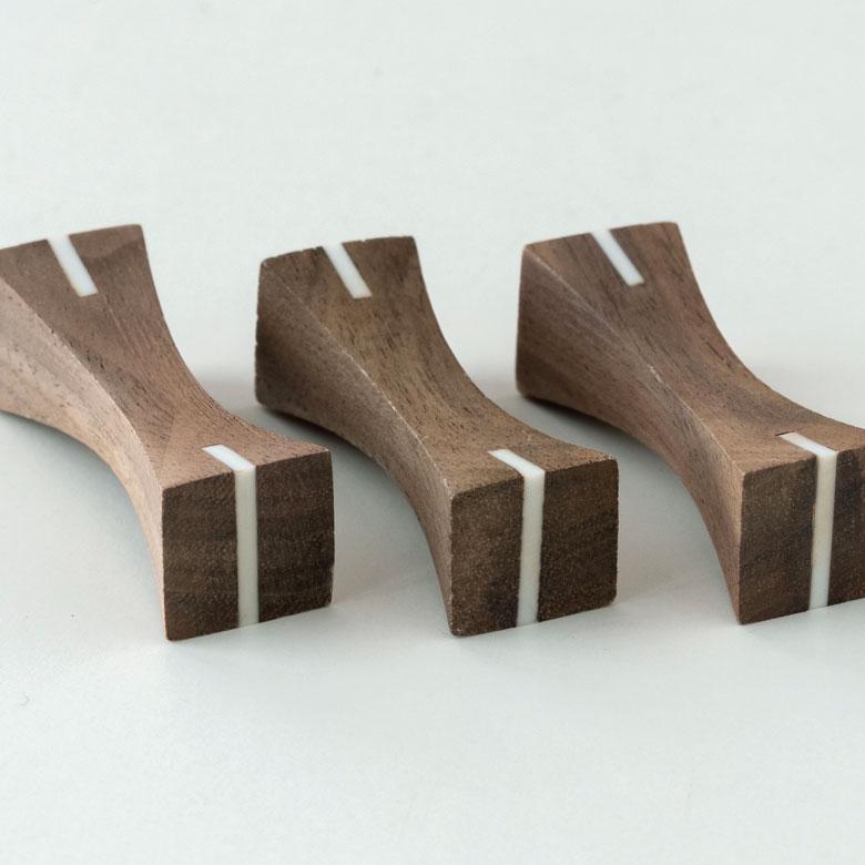 箸置き カトラリーレスト ウォルナットウッド 木製 ダークブラウン シェル 貝 天然木 カフェ カトラリースタンド ハンドメイド ギフト 51266 | ELEMENTS（インテリア） | 08