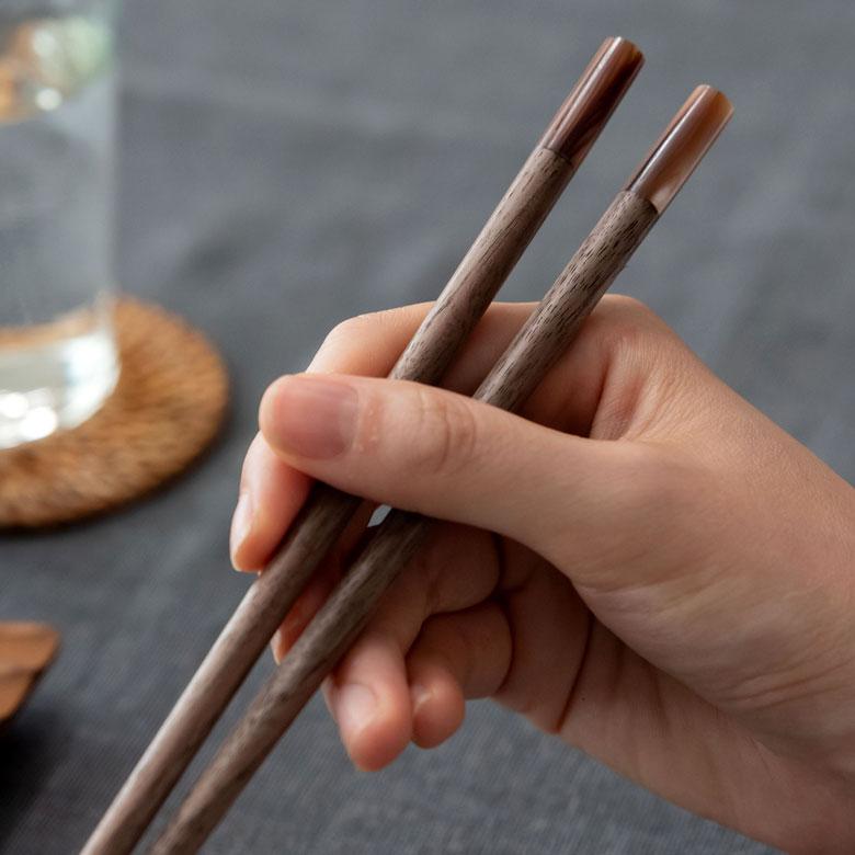 お箸 箸 木 天然木 シェル 貝 ウォルナット ダークブラウン 23cm 木製 無塗装 カフェ シンプル おしゃれ かわいい 無垢 カトラリー ハンドメイド 51271 | ELEMENTS（インテリア） | 02