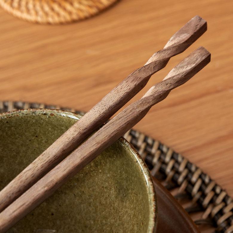 お箸 箸 木 天然木 ウォルナット ひねり ダークブラウン 23cm 木製 無塗装 カフェ シンプル おしゃれ かわいい 無垢 カトラリー ハンドメイド 51272 | ELEMENTS（インテリア） | 14