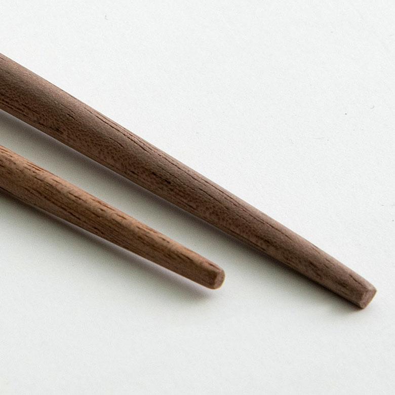 お箸 箸 木 天然木 ウォルナット ひねり ダークブラウン 23cm 木製 無塗装 カフェ シンプル おしゃれ かわいい 無垢 カトラリー ハンドメイド 51272 | ELEMENTS（インテリア） | 06