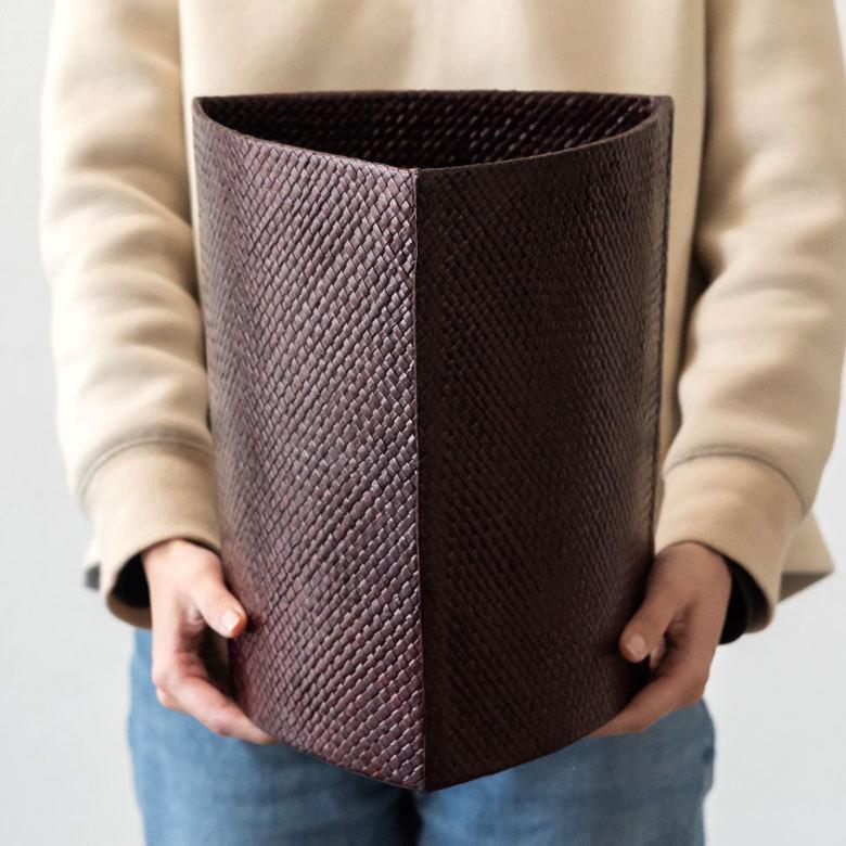 パンダンで編まれた アジアン ゴミ箱 三角形 ブラウン色 ハイクオリティ 見えない ダストボックス 鉢カバー おしゃれ 縦型 リビング アジアン雑貨 6236 | ブランド登録なし | 02