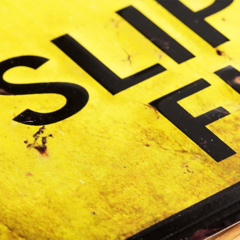 サインボード サインプレート 壁掛け 看板 ヴィンテージ風 ウォールアート ブリキ TINプレート 西海岸 ブルックリン 男前 CAUTION 65266 | ブランド登録なし | 02