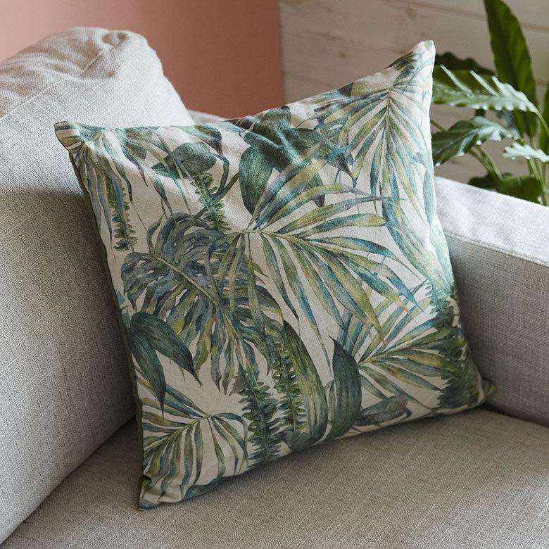 メール便対応 クッション カバー リーフ 柄 洗濯可 洗える ボタニカル おしゃれ  春 夏 秋 冬 トロピカル 西海岸 コースタル ハワイアン リゾート 66200 | ブランド登録なし
