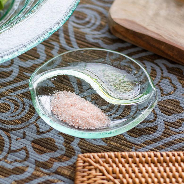 アンティー調/ 女性の肖像画が描かれたガラス製飾り皿 アンティー