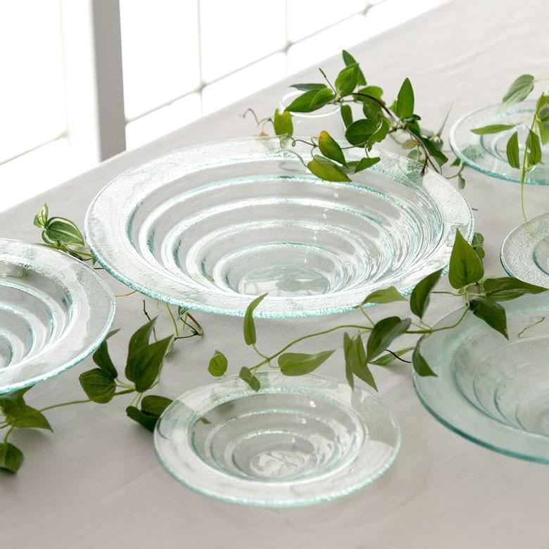 和風デザインの円形ガラスプレート デザインカット シンプルプレート［ガラス］