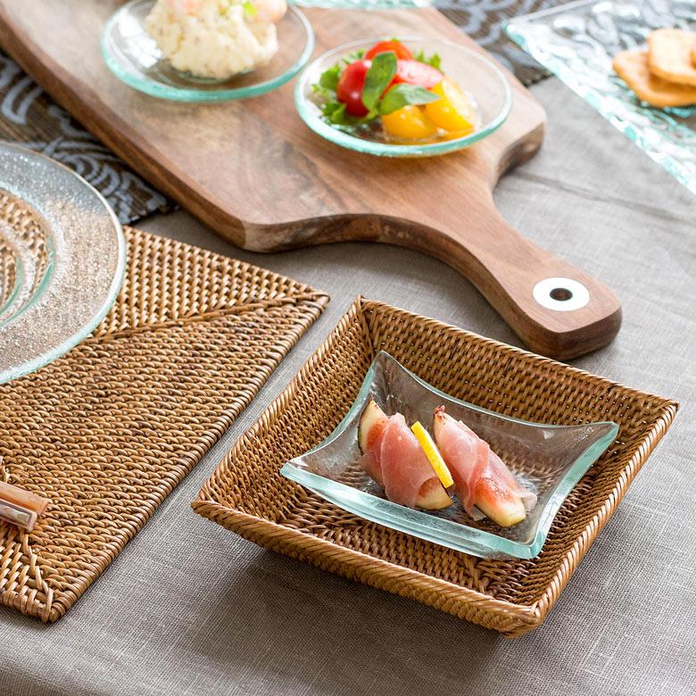 アジアン雑貨 ガラスで出来た四角いガラスプレート 食器 ガラス 皿 トレイ プレート 四角 デザート トレー 小物入れ アクセサリートレイ 石鹸トレイ 66315 | ブランド登録なし | 01