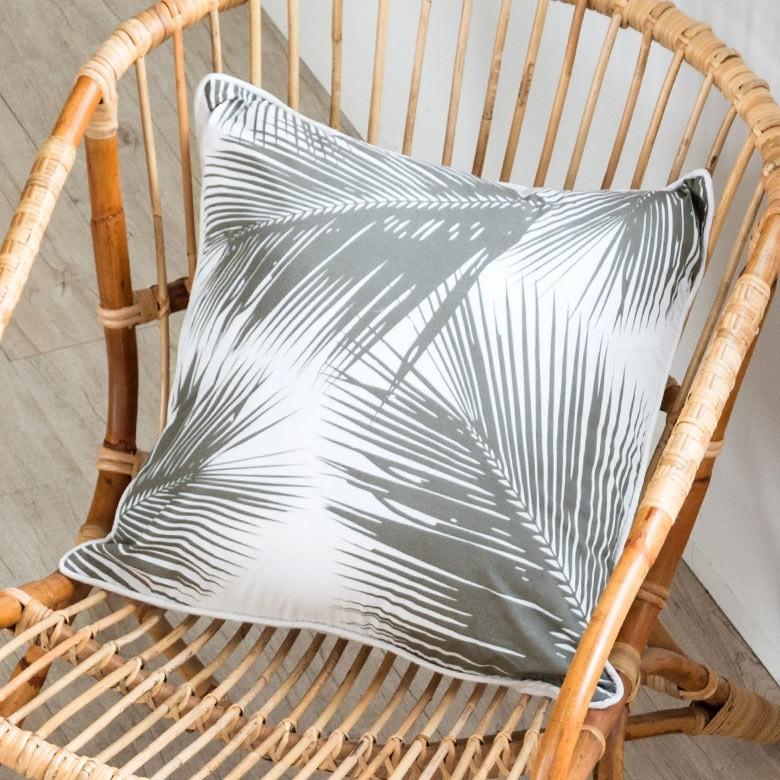 クッションカバー 50 50 グレー アジア 正方形 おしゃれ 模様替え 一人暮らし パームリーフ ヤシの木 南国 サーフ リゾート ビーチ 西海岸 インテリア 665 Elements 通販 Paypayモール