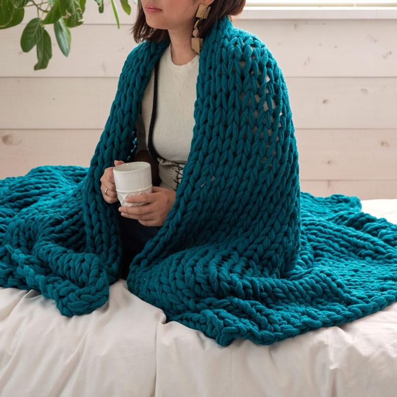 ブランケット 膝掛け ひざ掛け 約140×200cm 大判 ピーコックブルー 手編み チャンキーニット 毛布 ローゲージニット もこもこ ポンチョ 冬 66532-gn | ブランド登録なし | 09
