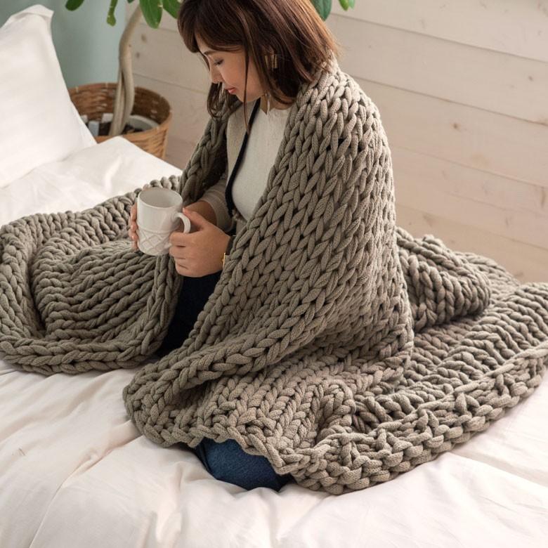 ブランケット 膝掛け ひざ掛け 約140×200cm 大判 カーキグレー 手編み チャンキーニット 毛布 ローゲージニット もこもこ ポンチョ 冬 66532-mo | ブランド登録なし | 09
