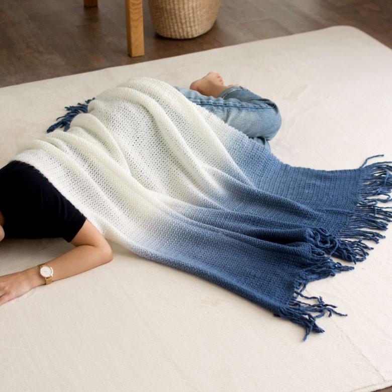 グラデーションブランケット 約100×140cm ブランケット 膝掛け ひざ掛け 毛布 大判 フリンジ おしゃれ 冬 肩掛 ふんわり ポンチョ 66612 | ブランド登録なし | 02