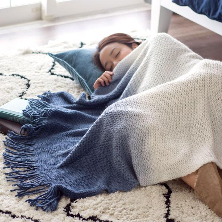 グラデーションブランケット 約100×140cm ブランケット 膝掛け ひざ掛け 毛布 大判 フリンジ おしゃれ 冬 肩掛 ふんわり ポンチョ 66612 | ブランド登録なし | 03