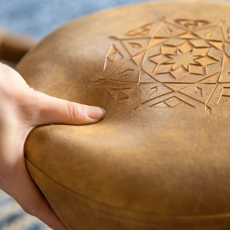 スツール 椅子 丸型 オットマン 足置き 天然木製 合皮レザー キャメル 丸椅子 おしゃれ アンティーク風 66724 | ブランド登録なし | 01