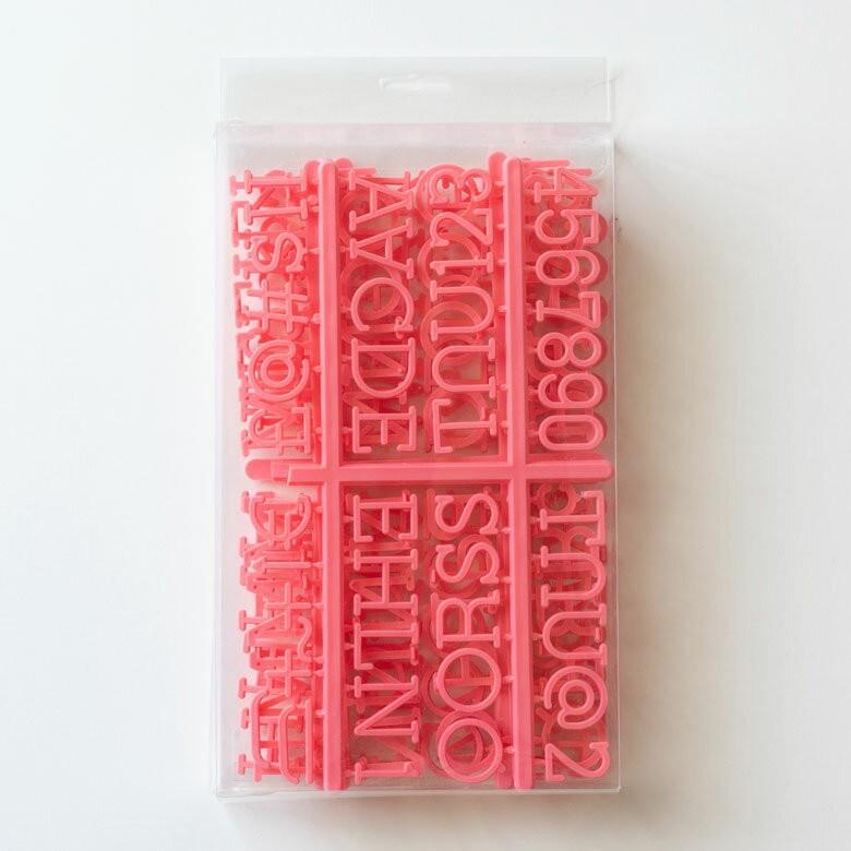 レターボード用文字パーツ アルファベット 英字 数字 191ピース ピンク 結婚式 サインボード メッセージボード ウェルカムボード テキストパーツ 66756 | ブランド登録なし | 10