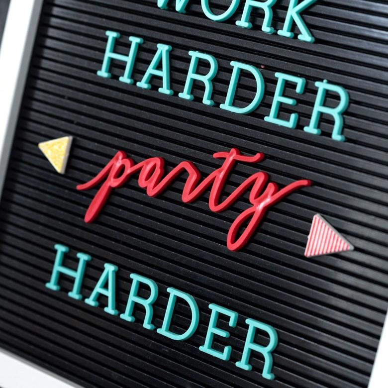 レターボード用文字パーツ 4種 英語 筆記体 レッド サインボード メッセージボード ウェルカムボード テキストパーツ 66762 | ELEMENTS（インテリア） | 07