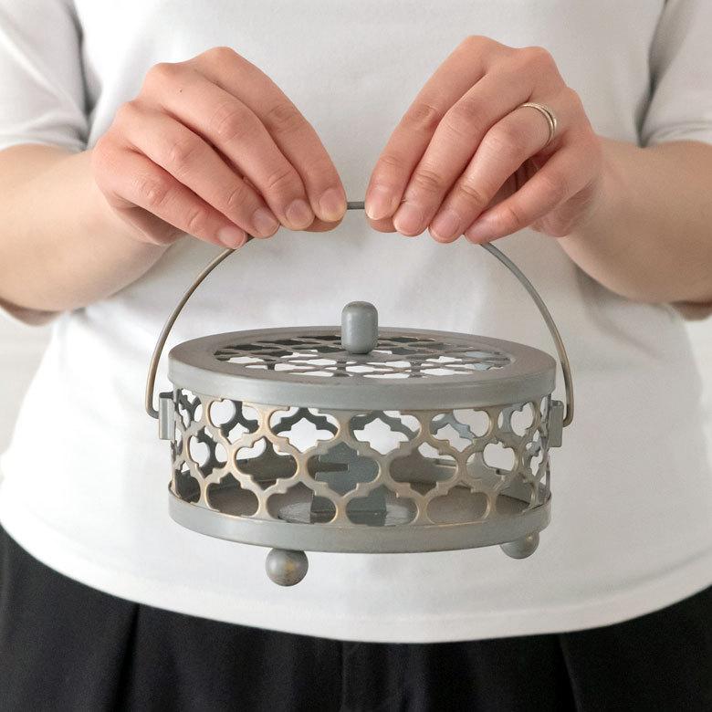 蚊取り 線香 入れ 蓋付き 円形 モロッカン柄 スチール製 ブラック ゴールド シルバー ホルダー 蚊遣り かやり 蚊やり ランタン 西海岸 リゾート  6691 | ELEMENTS（インテリア） | 18