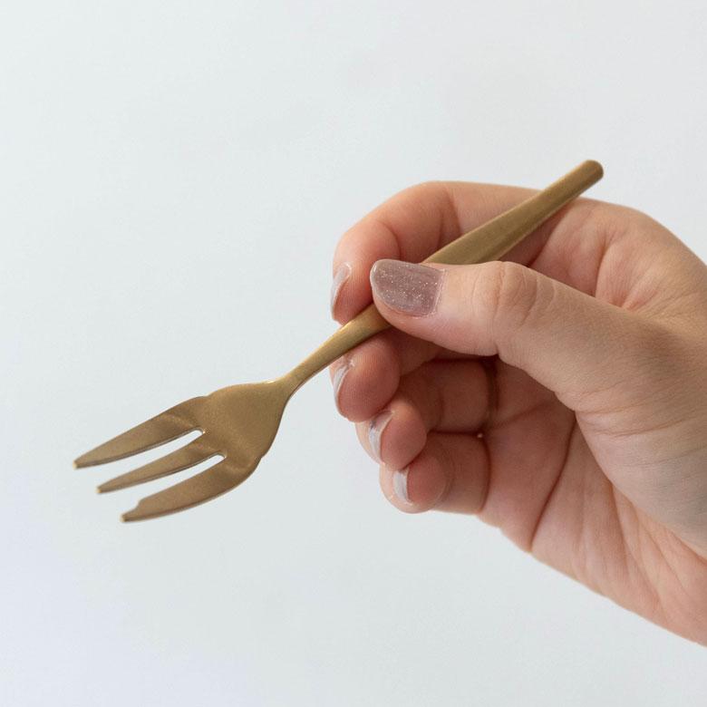 フォーク ケーキフォーク マット ゴールド色 金色 つや消し ステンレス テーブルセッティング ヴェリーノ キッチン用品 結婚祝 食洗機対応 66985 | ELEMENTS（インテリア） | 01