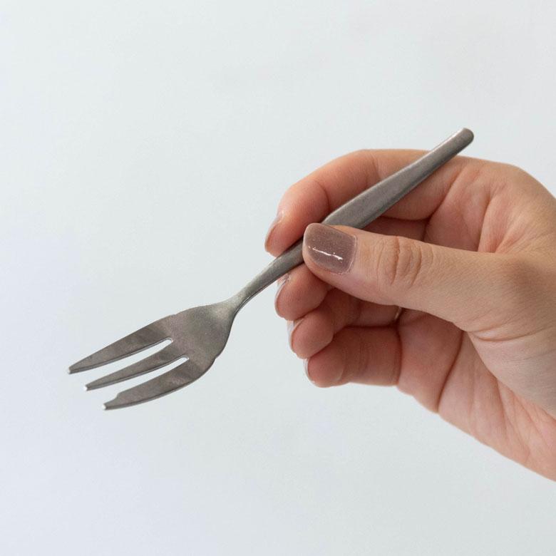 フォーク ケーキフォーク マット シルバー色 銀色 つや消し ステンレス テーブルセッティング ヴェリーノ キッチン用品 結婚祝 食洗機対応 66989 | ELEMENTS（インテリア） | 01