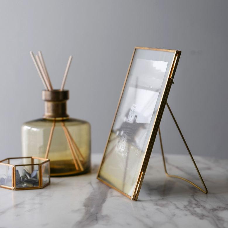 フォトフレーム 2L  縦 ガラス 真鍮 ケース アクセサリー 収納 写真 たて 入れ フォト メニュー スタンド ディスプレイ アンティーク 風 おしゃれ 67051 | ELEMENTS（インテリア） | 11
