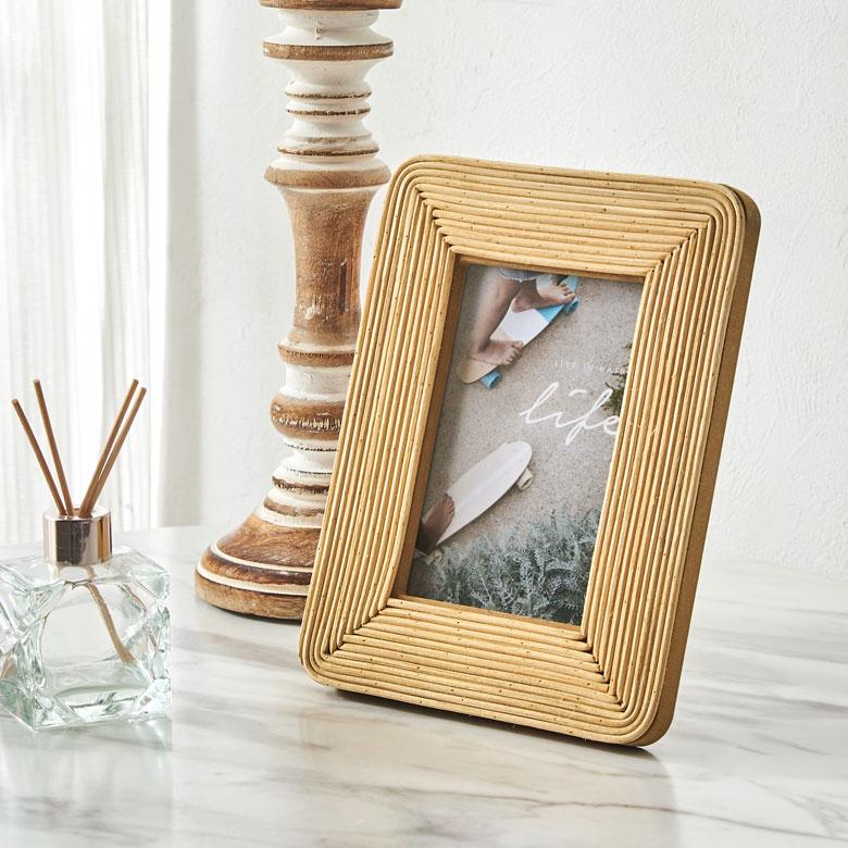 フォト フレーム 写真 立て ラタン製 天然素材 L判 ポストカードサイズ フォト スタンド 壁掛け インテリア ピクチャー 北欧 韓国 西海岸 ビーチ 67093 | ELEMENTS（インテリア） | 18