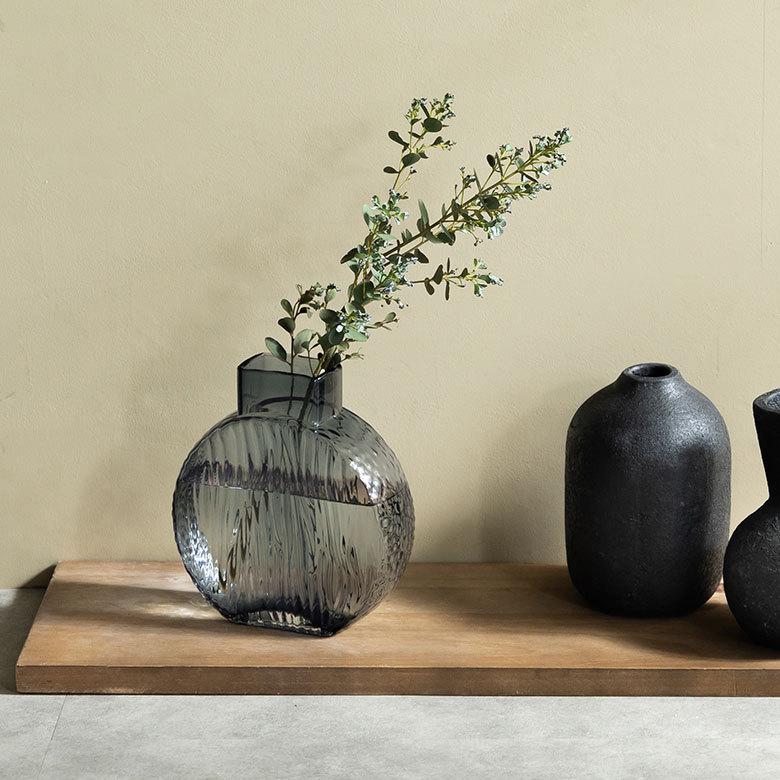 フラワー ベース おしゃれ ガラス クリアグレー ラウンド インテリア 最大開口部7.5cm ボトル型 アレンジ 花びん 花器 生花 ドライ 西海岸 ビーチ 67107 | ブランド登録なし | 01