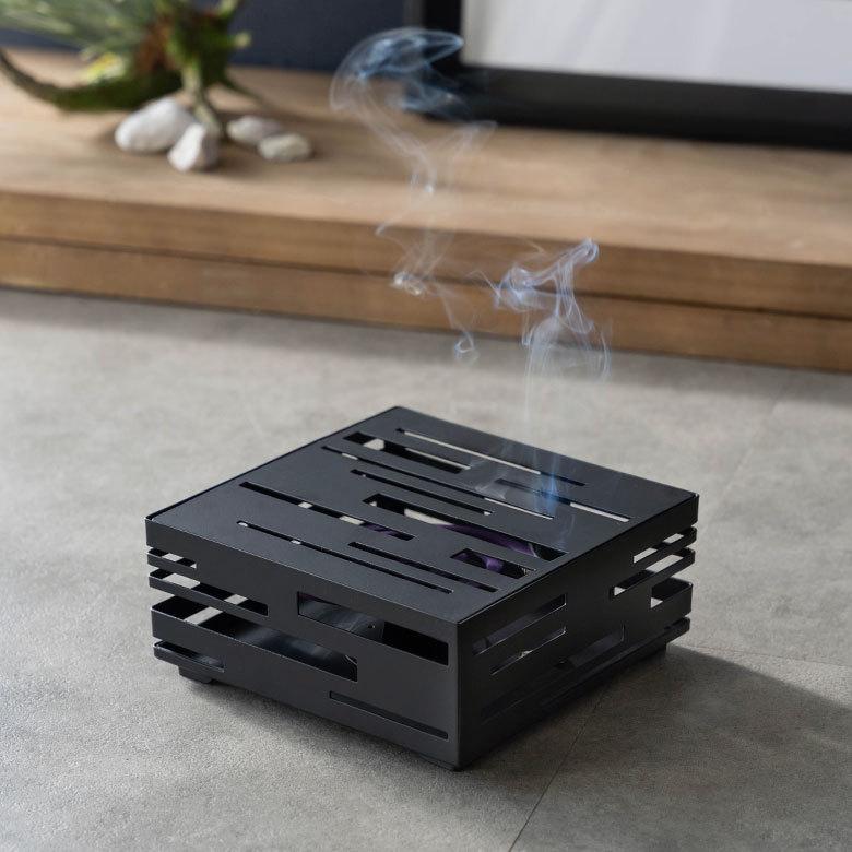 蚊取り線香 入れ スクエア型 スリットデザイン 幾何柄 スチール製 蚊遣り ホルダー かやり 蚊やり オブジェ アウトドア おしゃれ 屋外 屋内 西海岸 男前 67118 | ELEMENTS（インテリア） | 14
