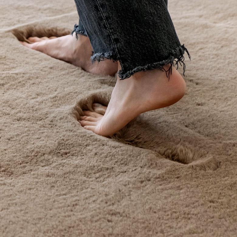 ラグ ラグマット 約140×200cm フェイクファー フェイクラビットファー 洗える 滑り止め カーペット じゅうたん あったか 無地 シンプル 起毛 シャギー 70015 | ELEMENTS（インテリア） | 01