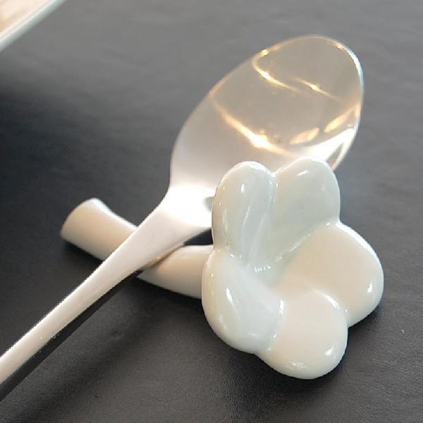 アジアン雑貨 プルメリアの花をモチーフにした陶器のお箸置き ３D-１輪タイプ ホワイト 7223 | ブランド登録なし