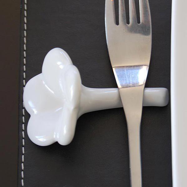 アジアン雑貨 プルメリアの花をモチーフにした陶器のお箸置き ３D-１輪タイプ ホワイト 7223 | ブランド登録なし | 01