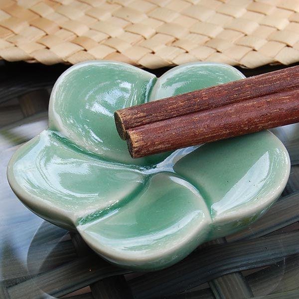 アジアン雑貨 プルメリアの花模様のお箸置き フラット-１輪タイプ グリーン アジア工房 7225 | ブランド登録なし