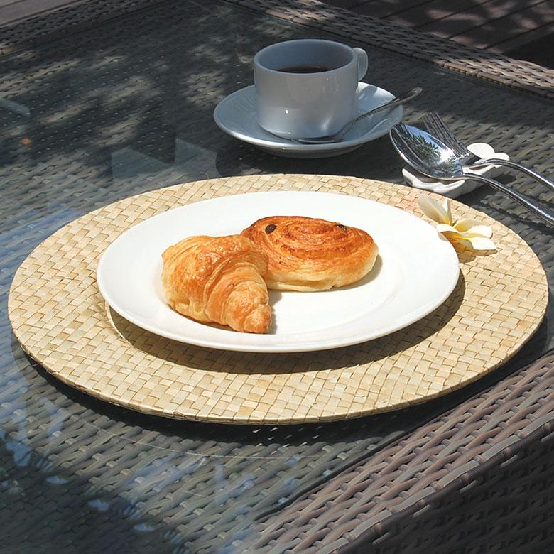 パンダンで編まれた丸い プレートトレイ トレー おしゃれ キッチン用品 小物 ナチュラル グッズ 雑貨 モダン エスニック 塩系 インテリア 男前 西海岸 755 | ブランド登録なし | 01