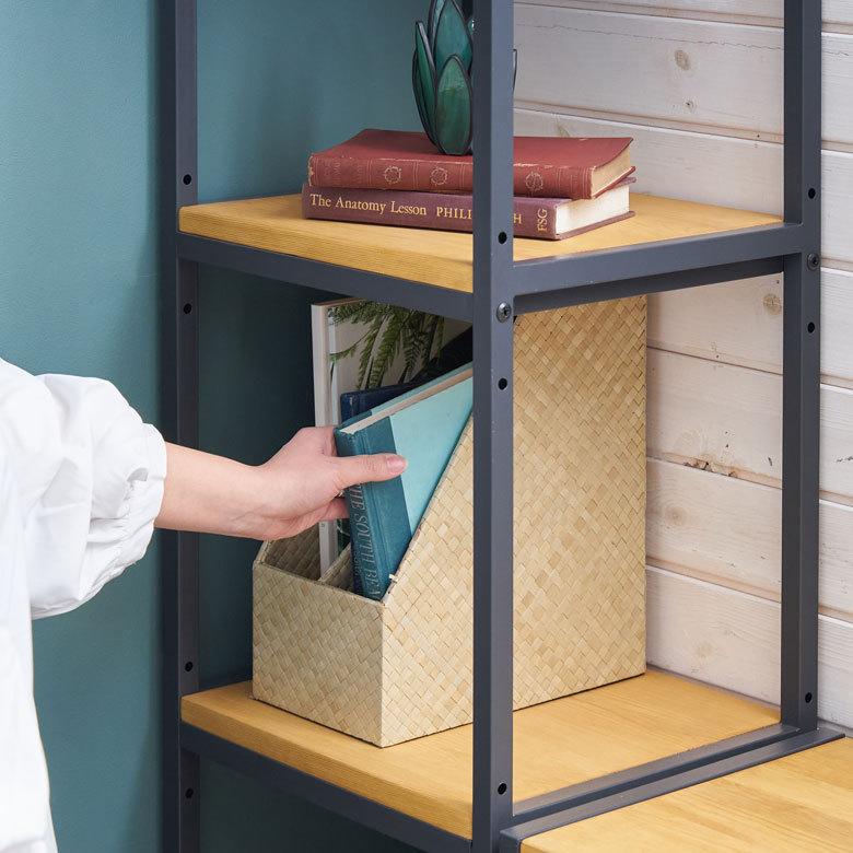 オープン ラック スリム 幅38cm 3段 無垢 木製 ウッド Hus ヒュース 収納 棚 本 サイド ラック テーブル パイン材 天然木 家具 おしゃれ 北欧 西海岸 84107 | ELEMENTS（インテリア） | 04