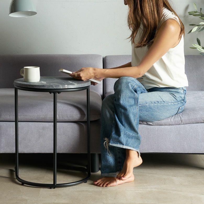 サイドテーブル 丸 差し込み テーブル ミニ ナイトテーブル ストーン調 木製 アートストーン HPL 大理石調 おしゃれ 北欧 リゾート インテリア 西海岸 84317 | ELEMENTS（インテリア） | 05