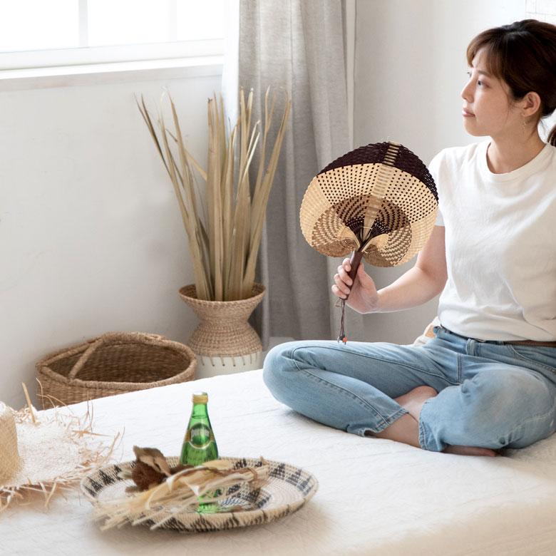 うちわ 団扇 扇子 せんす ロンタル 椰子製 ハンドメイド ビーズ付き 約 W30×D2×H37 モダンアジアン ミント チョコレートブラウン 8721 | ブランド登録なし | 13