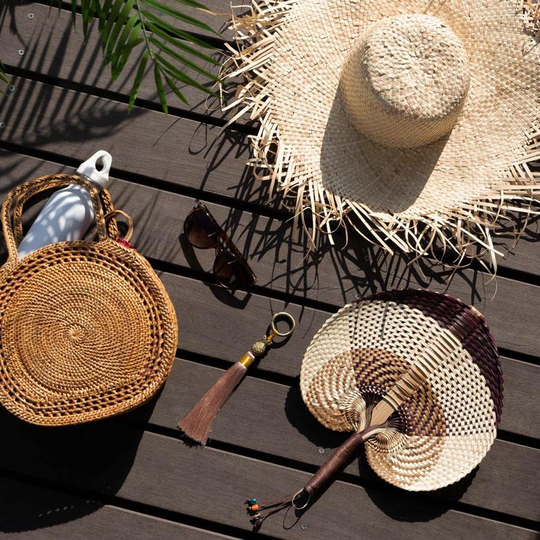 うちわ 団扇 扇子 せんす ロンタル 椰子製 ハンドメイド ビーズ付き 約 W30×D2×H37 モダンアジアン ミント チョコレートブラウン 8721 | ブランド登録なし | 10