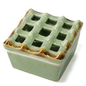 アジアン雑貨 陶器でできた波型デザインの灰皿 グリーン 8803 | ブランド登録なし