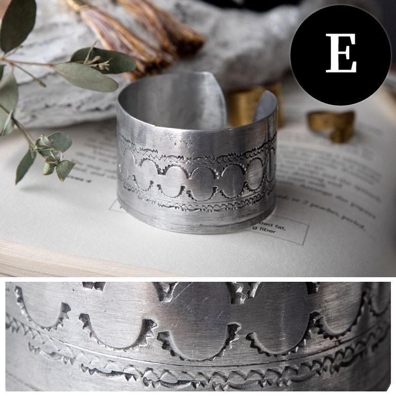 バングル レディース メンズ 太め シルバー アルミブレス ハンドメイド ブレスレット おしゃれ 腕輪 アクセ 貴金属 アフリカ雑貨 アフリカン 90055 | ブランド登録なし | 17