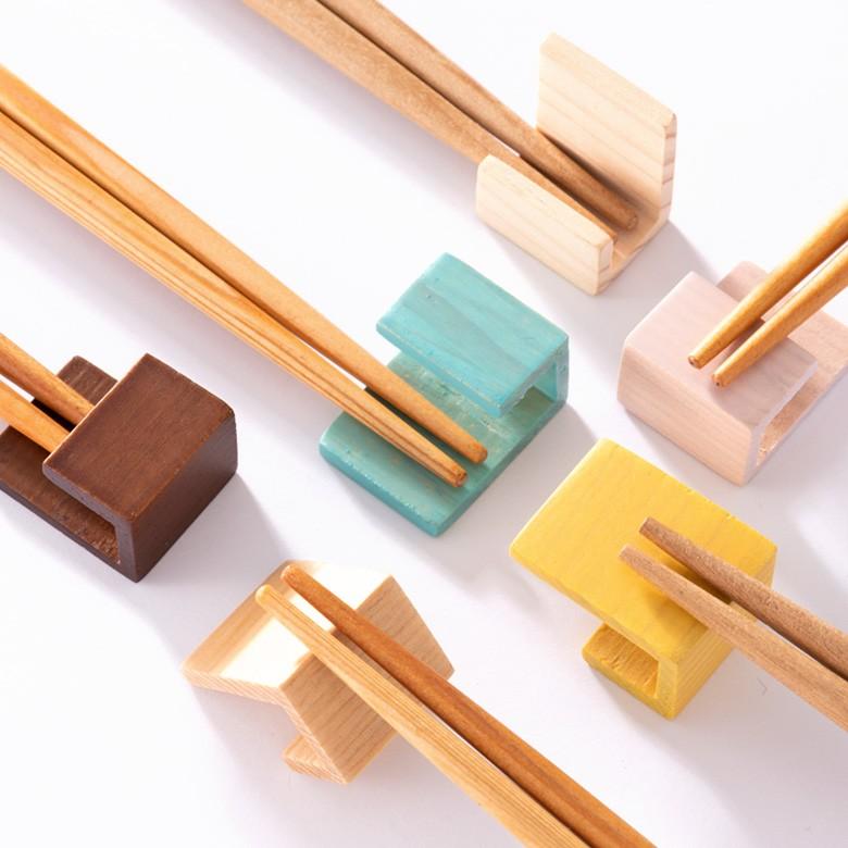 箸 はし 箸 箸セット お箸 カトラリー 箸置き 2膳 木製 22.5cm  天然木 日本製 男女兼用 ユニセックス レスト付き 来客用 ゲスト用 プレゼント ギフト 90197 | ブランド登録なし