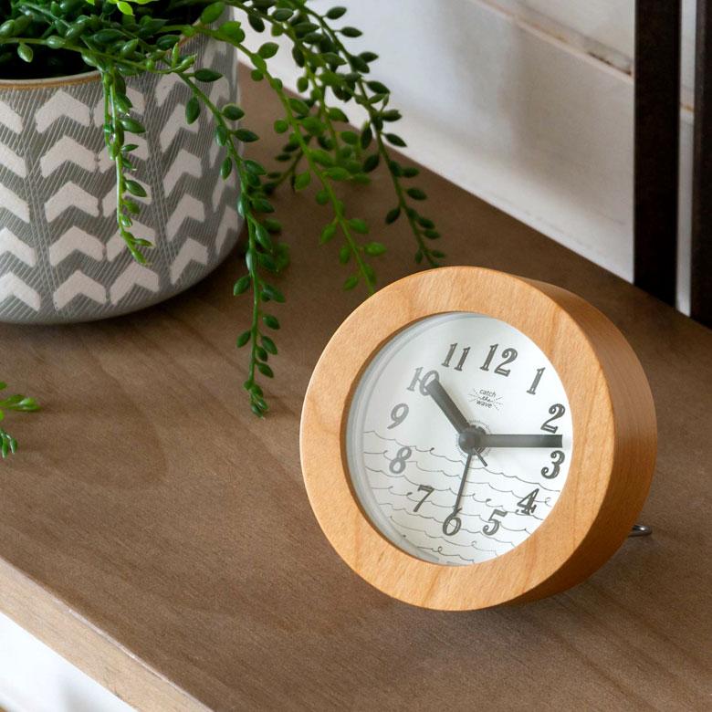 時計 置時計 丸型 直径10cm 木 ガラス ブルー ネイビー ホワイト スタンド付 目覚まし時計 スイープムーブメント ウッド おしゃれ フレーム ナチュラル 90278 | INTERFORM | 09