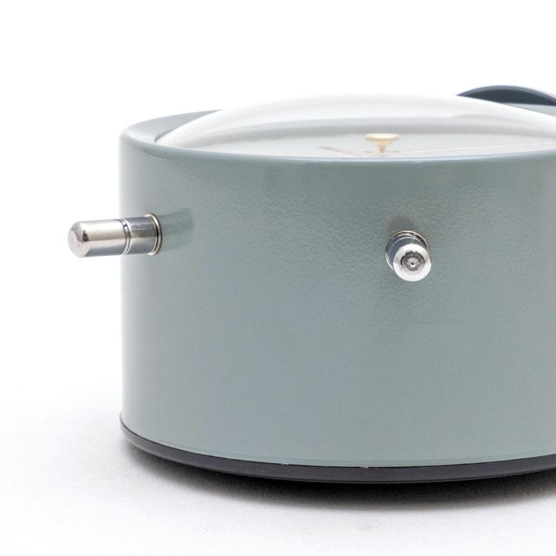 時計 置時計 丸型 直径9cm スチール ガラス ホワイト グレー アイボリー ベル付き ステップムーブメント レトロ ペールトーン バイカラー 90279 | INTERFORM | 10