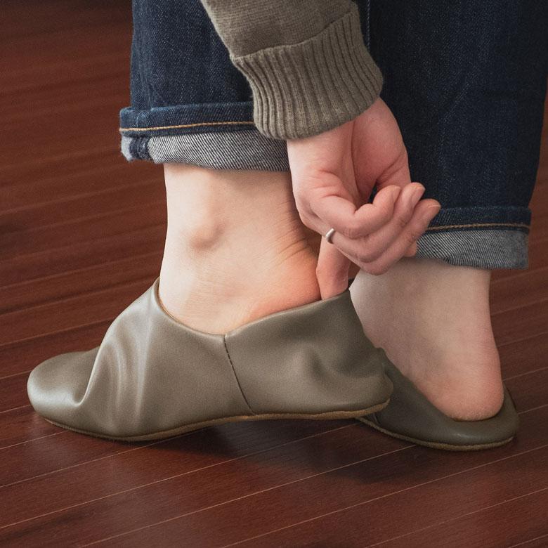 バブーシュ 無地 レディース ソフトレザー スリッパ ルームシューズ レザー調 合成皮革 2way おしゃれ シンプル グレイッシュカラー モノトーン 90289 | 現代百貨 | 14