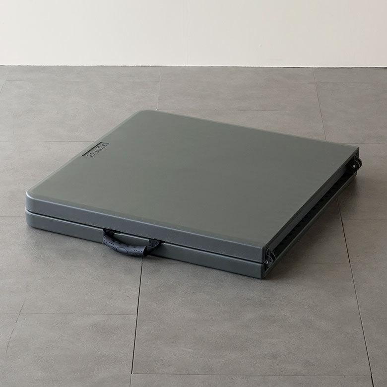 アウトドアテーブル 折りたたみ 4人掛 プラスチック スチール ブラック オリーブ ミリタリーカラー 取っ手付き ピクニック キャンプ  コンパクト 90418 | ブランド登録なし | 18